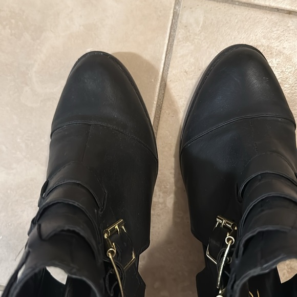 Mossimo Black Open Buckle Booties Size 9 - Picture 9 of 10